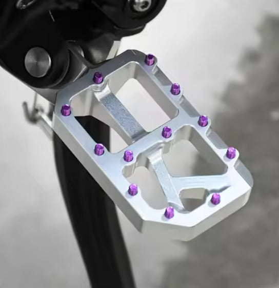 Ultra Bee CNC wide Foot Pegs